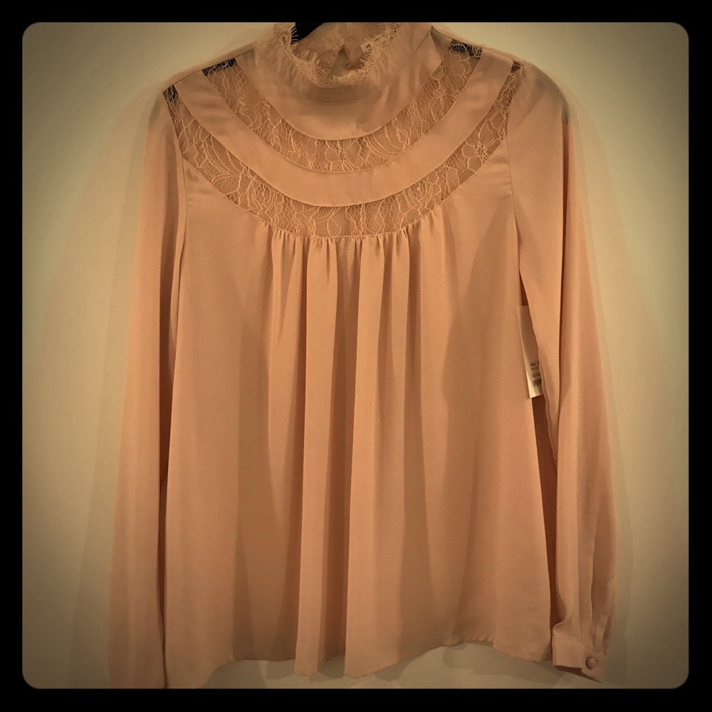 **FINAL SALE*Flowy sheer blouse lace neckline